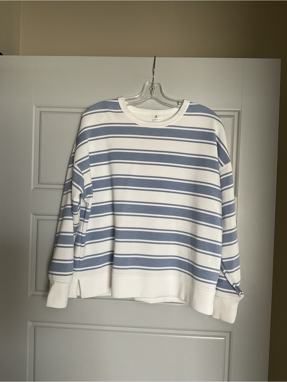 Crewneck Yacht Club Pullover - Picture 2 of 3